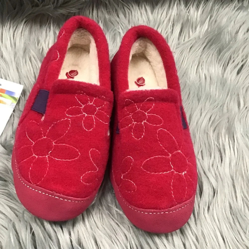 Acorn kids size 2.5-3.5